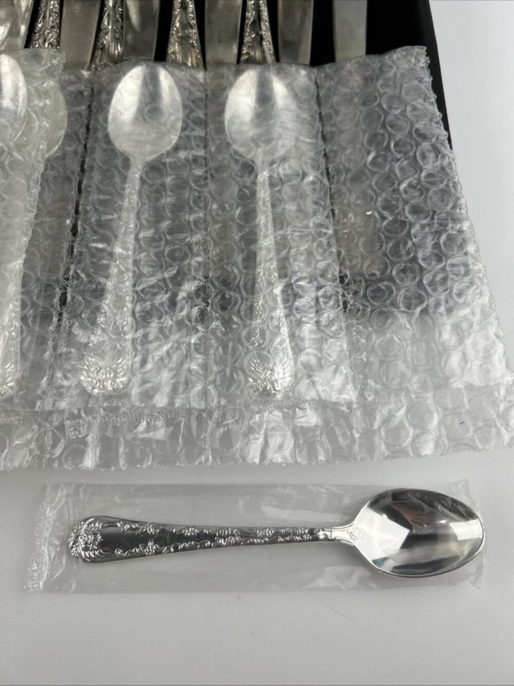 Wm. Rogers & Son Silverware Set Preowned 63 Pieces (Enchanted Rose) - Picture 4 of 14